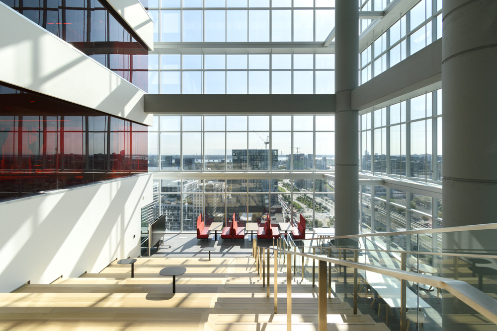 Place Banque Nationale Agora - Crédit Maxime Côté, photographe